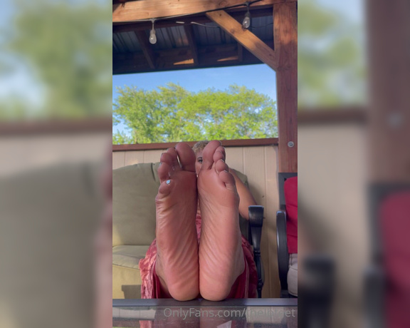 TheLBfeet aka thelbfeet OnlyFans - POV You’re at a wedding and you’ve been staring at the bridesmaid and her feetheels the