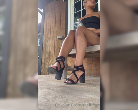 TheLBfeet aka thelbfeet OnlyFans - You already know I love a public tease watching you get excited while we’re outside