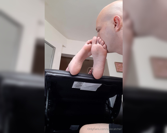 GreatBritishFeet aka solecatcher OnlyFans - He removes her gym shoes and deep sniffs her sweaty feet for 10 minutes
