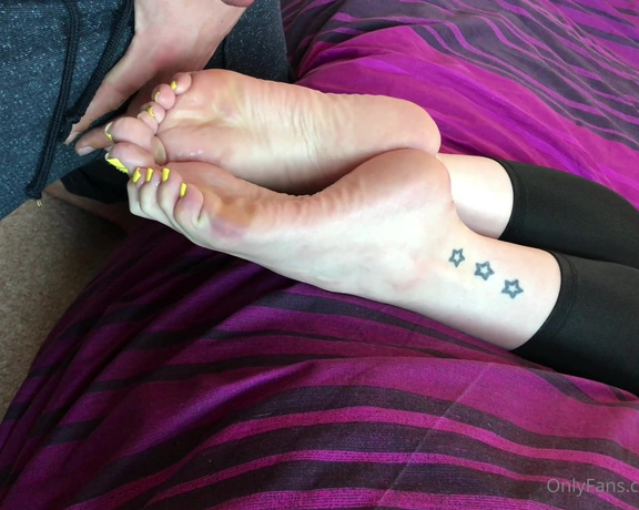 GreatBritishFeet aka solecatcher OnlyFans - Sole splashing for Goddess @greatbritishsoles