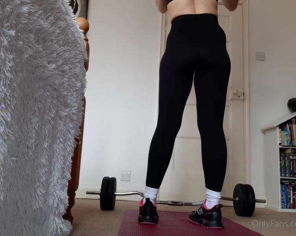 GreatBritishFeet aka solecatcher OnlyFans - Spotting the Mrs whilst she squats weights in tight sportswear and trainers is such a huge