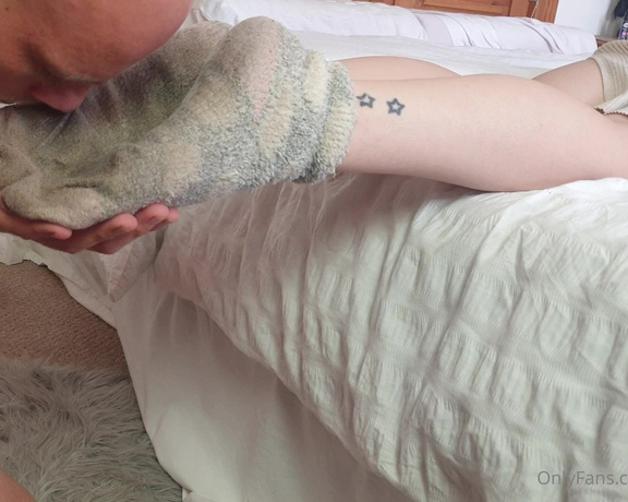 GreatBritishFeet aka solecatcher OnlyFans - Sunday = x2 Sock sniffing + Sole slapping followed by a thick cumshot + 6 minutes