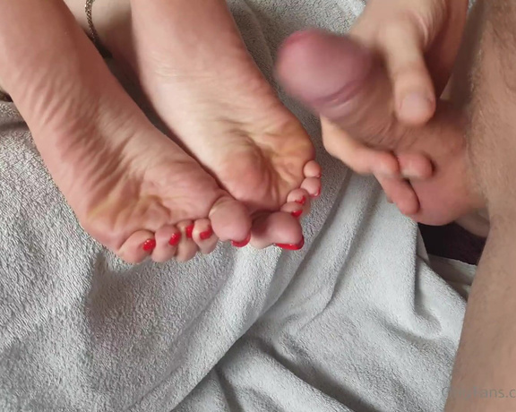 GreatBritishFeet aka solecatcher OnlyFans - NEW 4K Cumshot on Soft Wrinkled Soles with 4K Slow Motion Replay BONUS clip