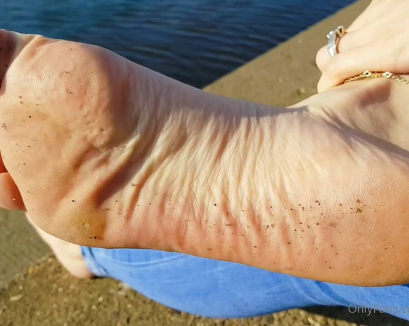 GreatBritishFeet aka solecatcher OnlyFans - Public Foot Fetish content with @camilla tootsie outdoors in #uk