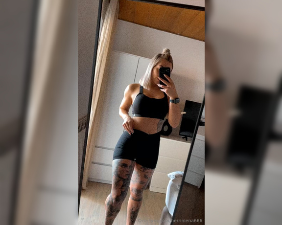 Herrin Lena aka herrinlena666 OnlyFans - Goooood morning Beste Aussichten fr heute Ich bin dann mal beim Sport Ihr