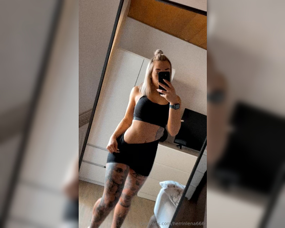 Herrin Lena aka herrinlena666 OnlyFans - Goooood morning Beste Aussichten fr heute Ich bin dann mal beim Sport Ihr