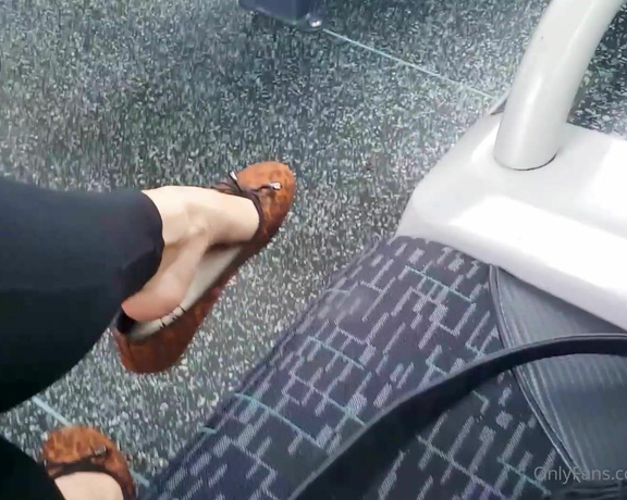 GreatBritishFeet aka solecatcher OnlyFans - Leopard print ballet flats dangle by @camilla tootsie on public transport, wouldnt you love to have been