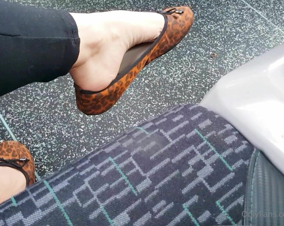 GreatBritishFeet aka solecatcher OnlyFans - Leopard print ballet flats dangle by @camilla tootsie on public transport, wouldnt you love to have been