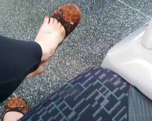 GreatBritishFeet aka solecatcher OnlyFans - Leopard print ballet flats dangle by @camilla tootsie on public transport, wouldnt you love to have been