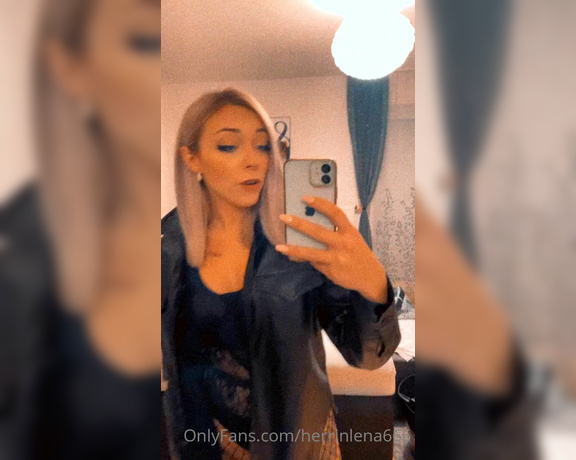 Herrin Lena aka herrinlena666 OnlyFans - Wochenende Bitches!