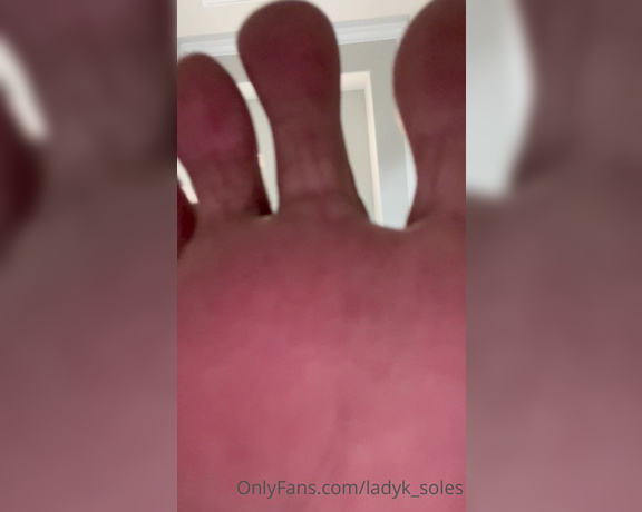 Ladyk Soles aka ladyk_soles OnlyFans - Slow Giantess Stomp