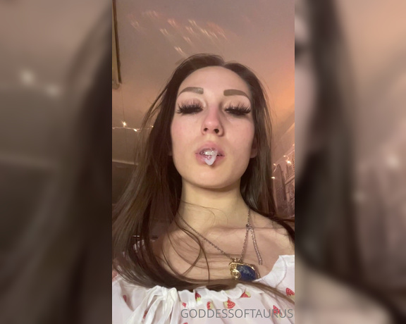 Goddess Crystal aka crystalpalace98xo OnlyFans - Open your mouth and taste me while your cock continues to grow