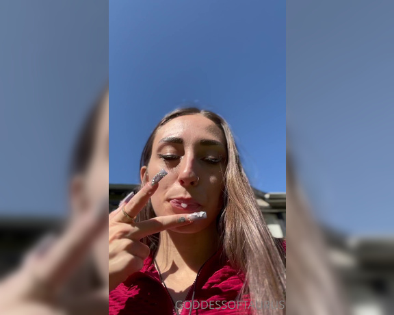 Goddess Crystal aka crystalpalace98xo OnlyFans - I love watching it drip down your face