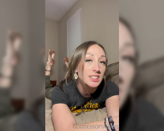 Goddess Crystal aka crystalpalace98xo OnlyFans - It sucks to only be a footlicker and never a pussy fucker! Hahahah