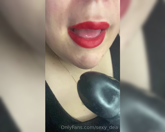 Lady Venere aka sexy_dea OnlyFans - Una buona serata porcelliniiii miei