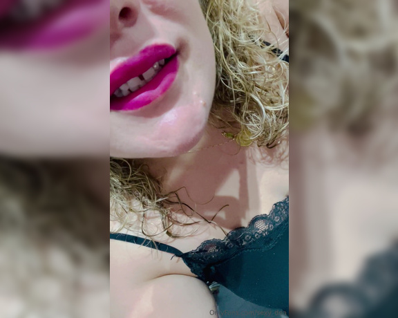 Lady Venere aka sexy_dea OnlyFans - Buona serata amorini… Attendo i vostri commenti