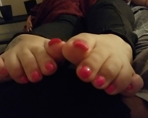 PediqueenSoles aka pediqueensoles OnlyFans - Your favorite smell