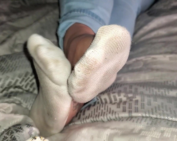 PediqueenSoles aka pediqueensoles OnlyFans - I heard you like my dirty socks