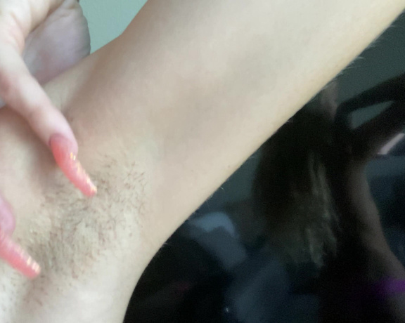 Princess Chelsea aka bowdown2chelsea OnlyFans - Stinky armpit !!