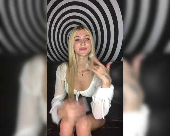 Princess Chelsea aka bowdown2chelsea OnlyFans - Hypnotic tease, go buy full clips at iwantprincesschelseacom