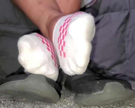 PediqueenSoles aka pediqueensoles OnlyFans - Ruined sock series) Day 4