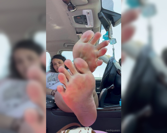 PediqueenSoles aka pediqueensoles OnlyFans - Smelly car sessions