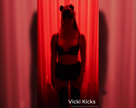 Vicki Kicks aka vickikicks OnlyFans - Have a nice Sunday, gentlemen