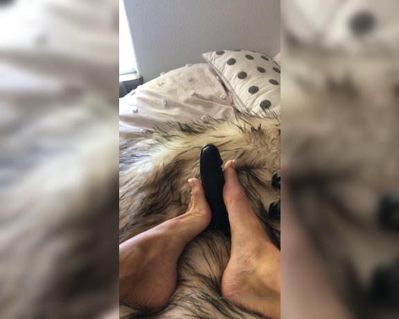 Princess Chelsea aka bowdown2chelsea OnlyFans - Foot job fantasy