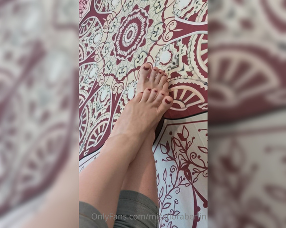 Miss Flora aka missfloraberlin OnlyFans - Who loves feet and which part is your favorite