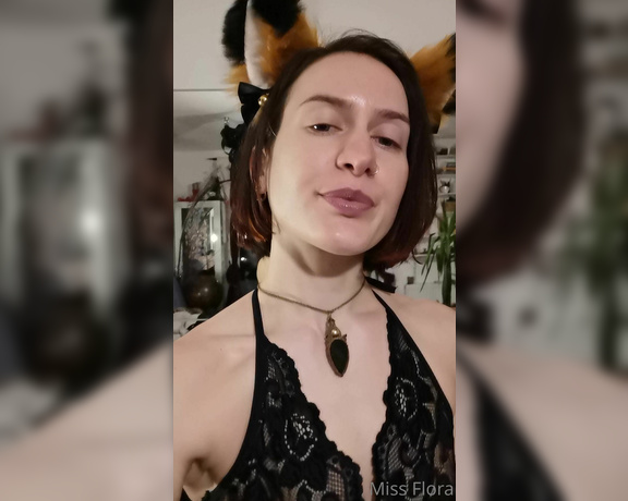 Miss Flora aka missfloraberlin OnlyFans - Got so many presents this week, foxy kitty ears and a cute lingerie set