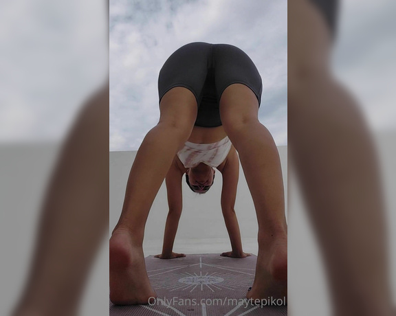 Pinkpikol aka pinkpikol OnlyFans - Yoga time