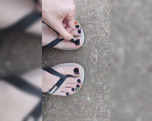 SweetPrincessCandy aka sweetprincesscandy OnlyFans - Casual chit chat and close up on my nails