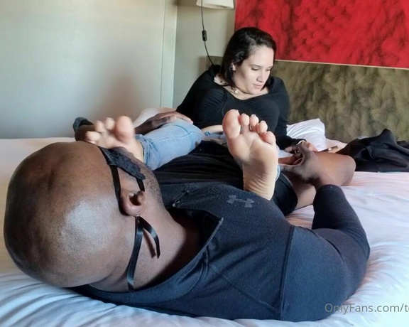 Toes Before Bros aka toesbeforebros_ OnlyFans - I knew it was time to film the footjob soon, so here I am getting ready