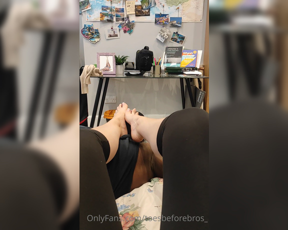 Toes Before Bros aka toesbeforebros_ OnlyFans - @fairtradefeet couldnt help herself and wanted to see what it looked like with me being under