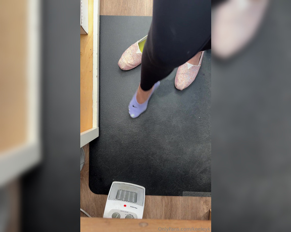 Keeley Kennedy aka keeleyk OnlyFans - My feet get so sweaty at work I have to take my shoes off and let