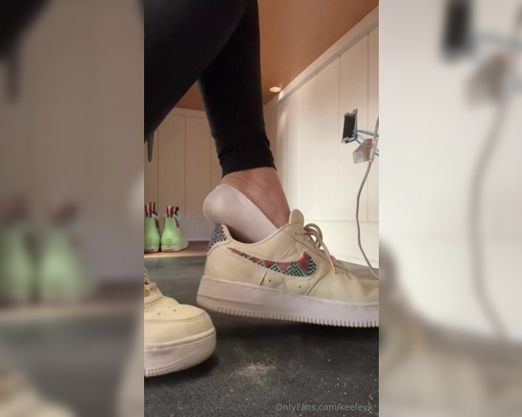 Keeley Kennedy aka keeleyk OnlyFans - Omg my feet get wet with sweat in these Air Force Ones! Don’t you wish