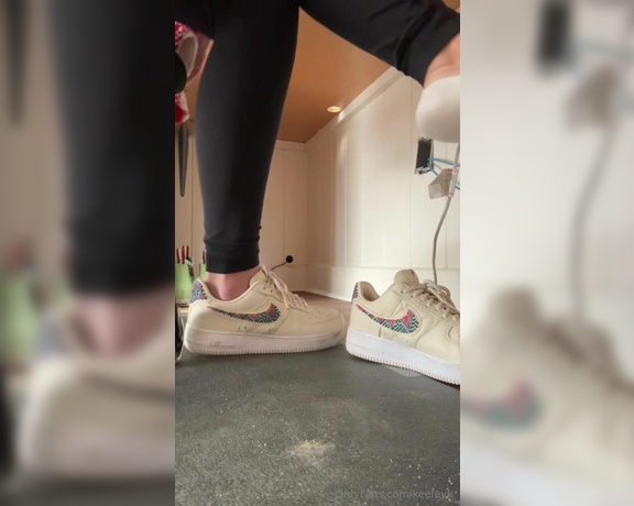 Keeley Kennedy aka keeleyk OnlyFans - Omg my feet get wet with sweat in these Air Force Ones! Don’t you wish