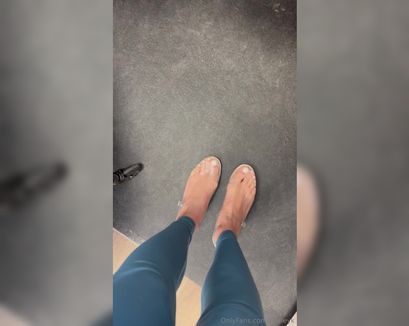 Keeley Kennedy aka keeleyk OnlyFans - My feet get so so sweaty at work all day and omg these clear flats