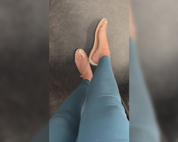 Keeley Kennedy aka keeleyk OnlyFans - My feet get so so sweaty at work all day and omg these clear flats