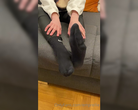 Empress Ellie aka emprellie OnlyFans - Stinky black crew socks removal Maybe they don’t look as dirty as my white socks