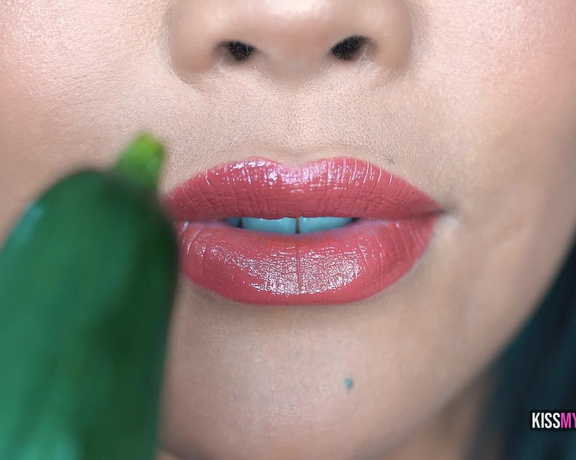 Astrodomina aka astrodomina OnlyFans - Not everyone deserves to see this #ASMR video Orange & cucumber LETS GO!