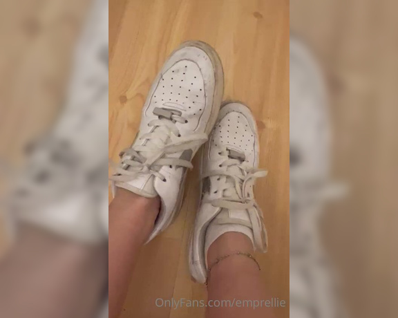 Empress Ellie aka emprellie OnlyFans - Goddess Lina is selling her very old white AF1 & some very dirty white ankle socks