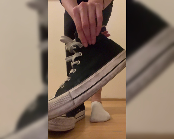 Empress Ellie aka emprellie OnlyFans - Goddess Lina wants to get rid of her very stinky & worn out Chucks she wears