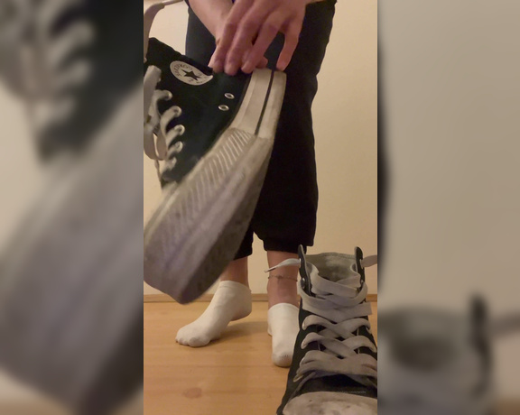 Empress Ellie aka emprellie OnlyFans - Goddess Lina wants to get rid of her very stinky & worn out Chucks she wears