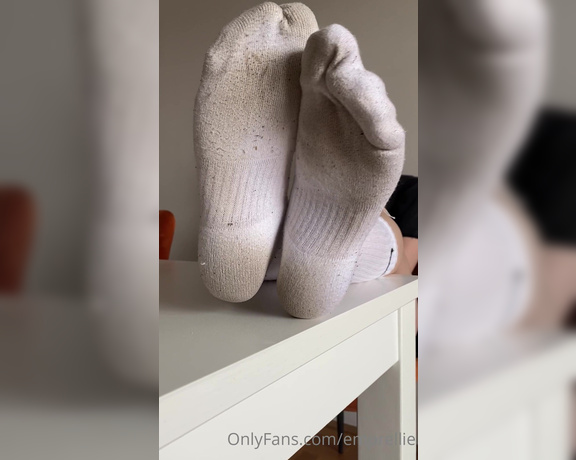 Empress Ellie aka emprellie OnlyFans - Sweaty crew socks in summer heat Are hypnotised already Just imagine what the smell