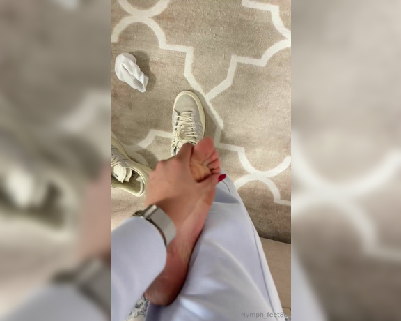 Enna_88 aka enna_88 OnlyFans - Come here now smell my feet I wore the sneakers for 6 hours straightits just