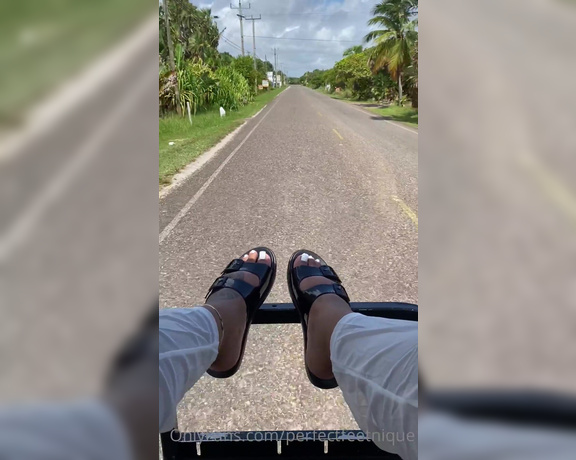 Iwantnique aka iwantnique OnlyFans - Belize was absolutely beautiful!! Ride in the back of the golf cart with me I’ll move