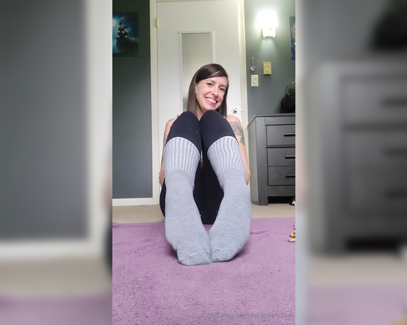 One lonely foot aka one.lonely.foot OnlyFans - Sharing my fun and favorite pairs of socks