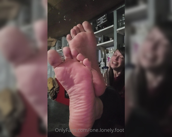 One lonely foot aka one.lonely.foot OnlyFans - Happy Birthday to me and 420 to my fellow bud smokers!
