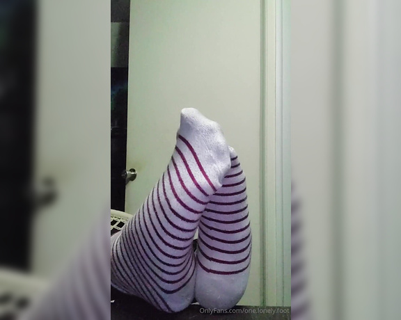 One lonely foot aka one.lonely.foot OnlyFans - Close up sock removal